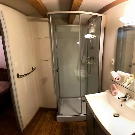 Guest house Terrabondance Chambres D'hotes Le Chene